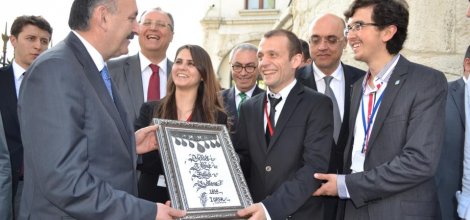  Sağlık Bakanı Mehmet Müezzinoğlu Eczacılık Fakültesi'nde 